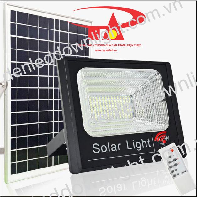 đ&egrave;n pha năng lượng mặt trời 100W n&ecirc;n mua, gi&aacute; rẻ