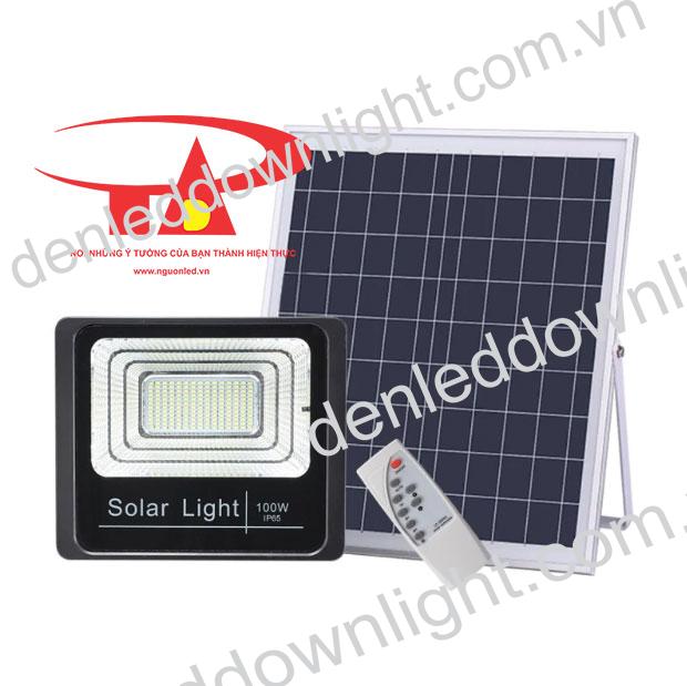 đ&egrave;n pha năng lượng mặt trời 100W loại tốt