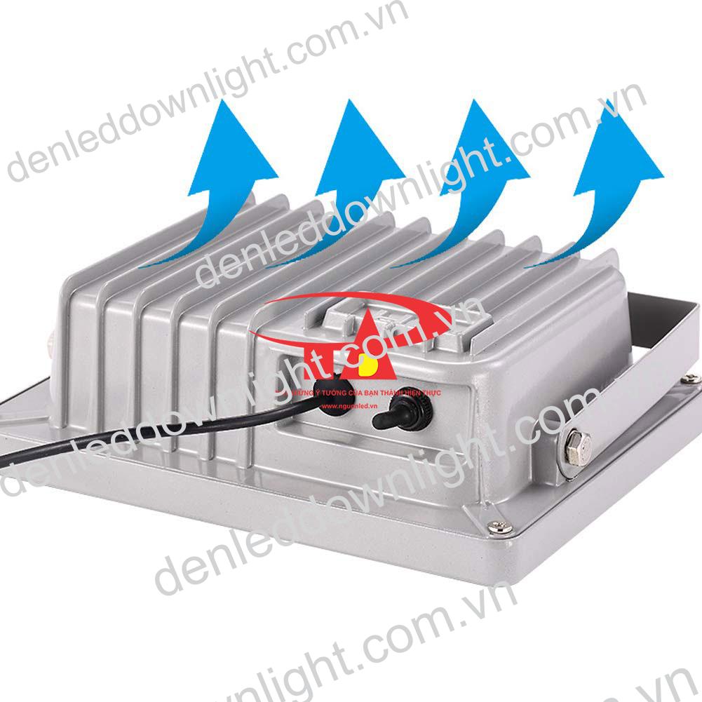 đ&egrave;n pha led năng lượng mặt trời 100W si&ecirc;u s&aacute;ng, si&ecirc;u bền