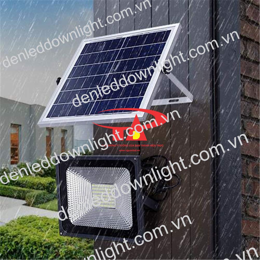 đ&egrave;n pha led năng lượng mặt trời 100W chiếu s&aacute;ng lối đi