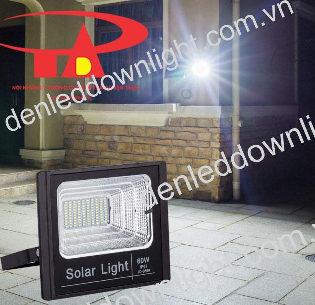 đ&egrave;n pha led năng lượng mặt trời 60W nhập khẩu, gi&aacute; rẻ