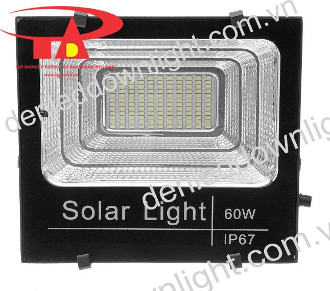đ&egrave;n pha led năng lượng mặt trời 60W gi&aacute; rẻ