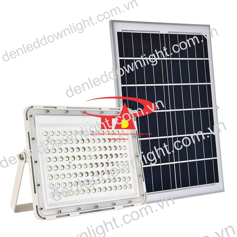 đ&egrave;n pha led năng lượng mặt trời thấu kinh 150W gi&aacute; rẻ