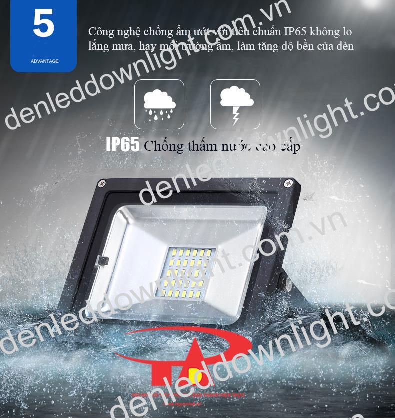 ưu điểm đ&egrave;n pha led năng lượng mặt trời 100W chiết khấu cao