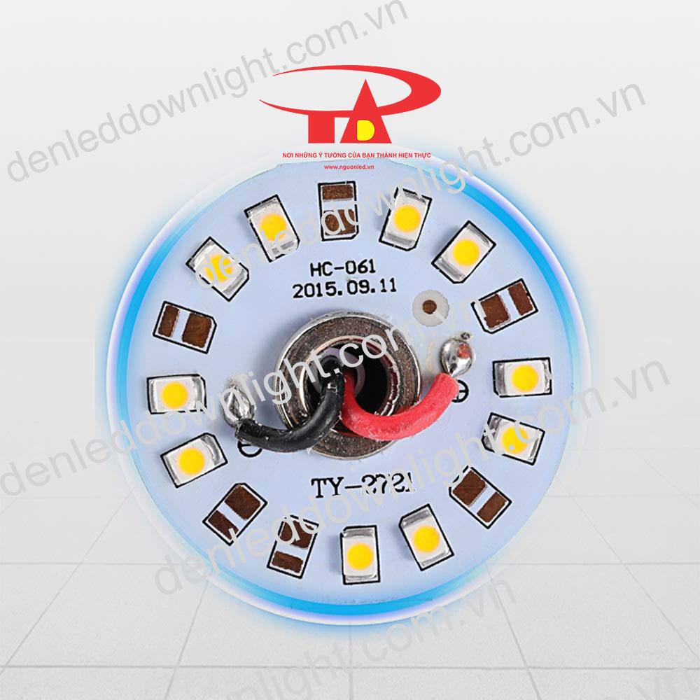 đ&egrave;n trụ cổng năng lượng mặt trời GDL10 gi&aacute; rẻ, tiết kiệm điện