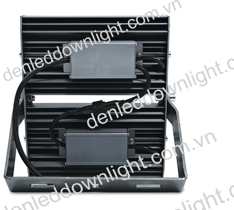 Đ&egrave;n pha led module loại tốt d&ugrave;ng chiếu s&aacute;ng biển quảng c&aacute;o ngo&agrave;i trời, s&acirc;n vườn