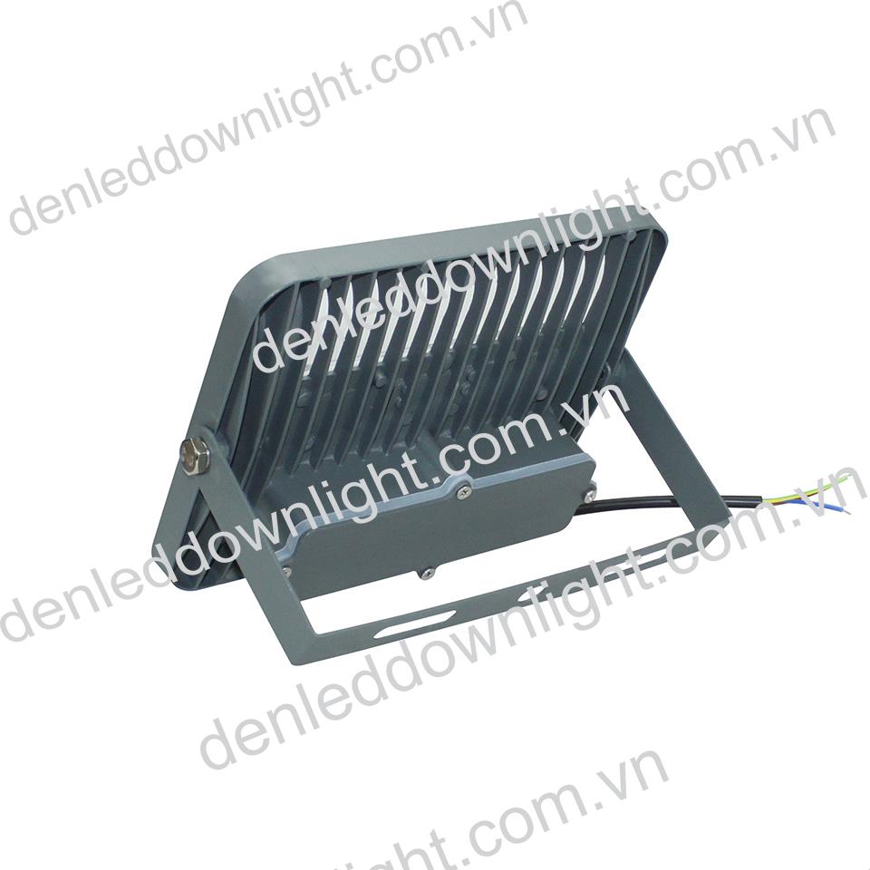 Đ&egrave;n pha led xương c&aacute; 100w, loại tốt d&ugrave;ng chiếu s&aacute;ng biển hiệu, s&acirc;n vườn