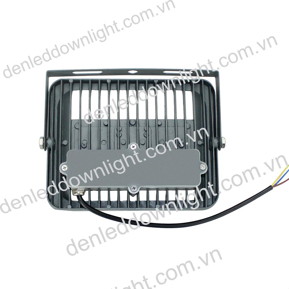 Đ&egrave;n pha led xương c&aacute; 100w, loại tốt d&ugrave;ng chiếu s&aacute;ng biển hiệu, s&acirc;n vườn